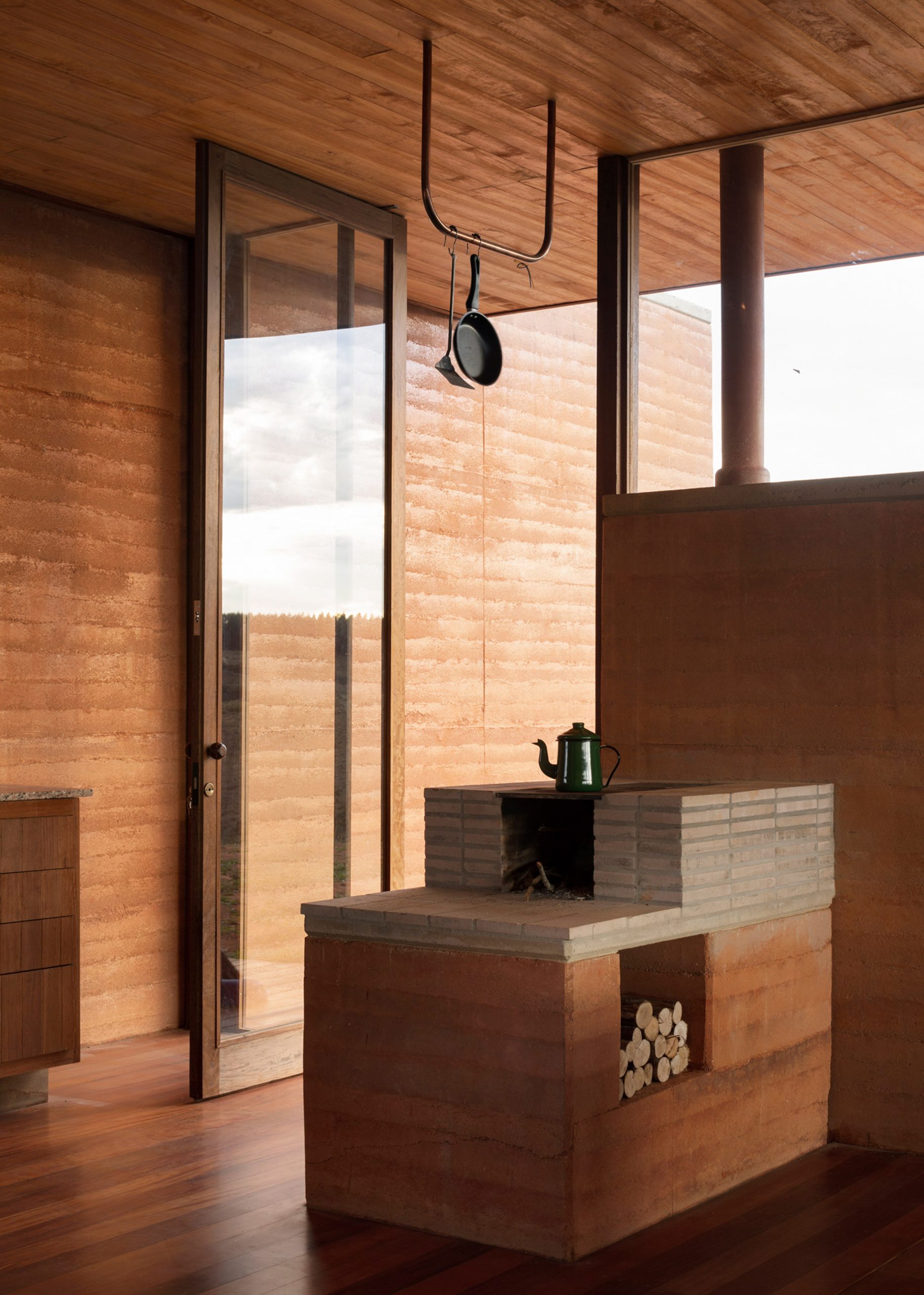 House in Cunha by Arquipelago