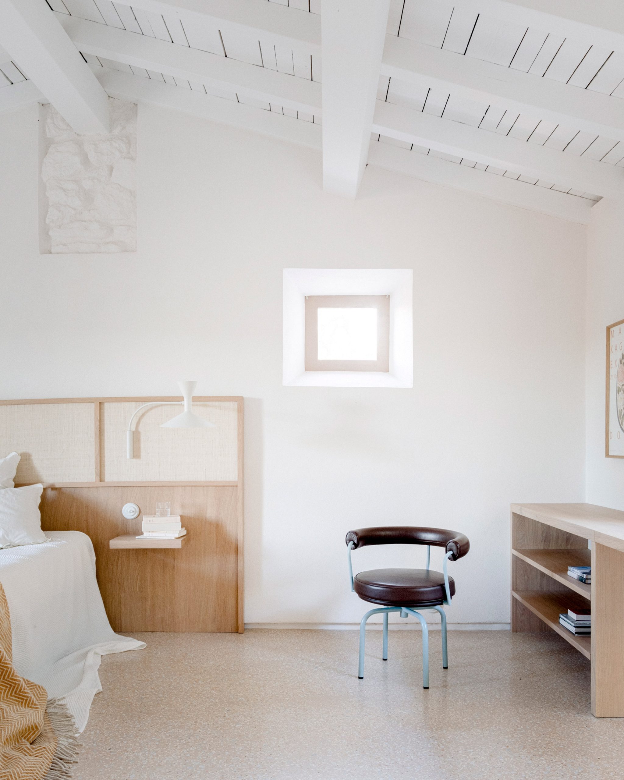Minimalist bedroom of MA House by Timothee Mercier from Studio XM